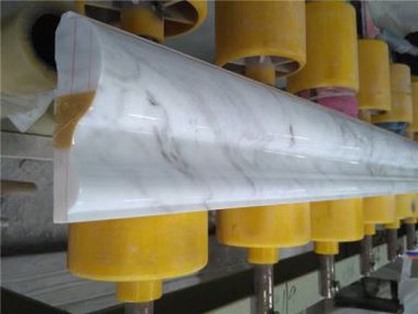 Мраморна корнизна основа