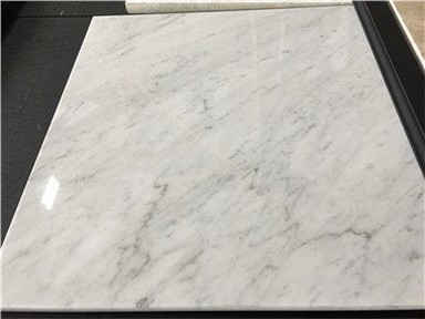 Мраморен под от Карара